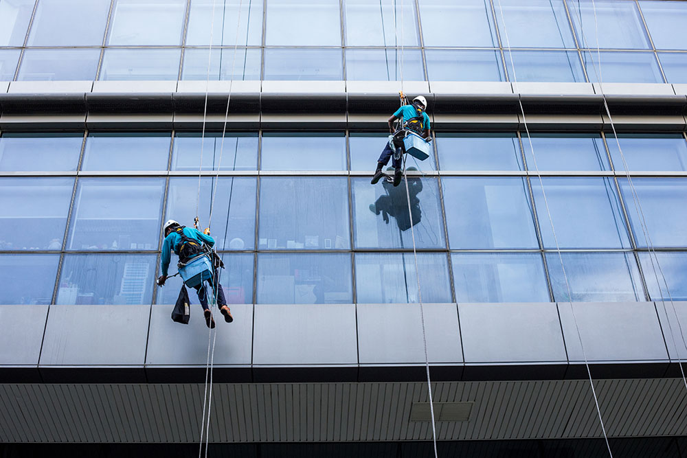 Commercial Window Cleaning: Why You Should Hire a Professional Service