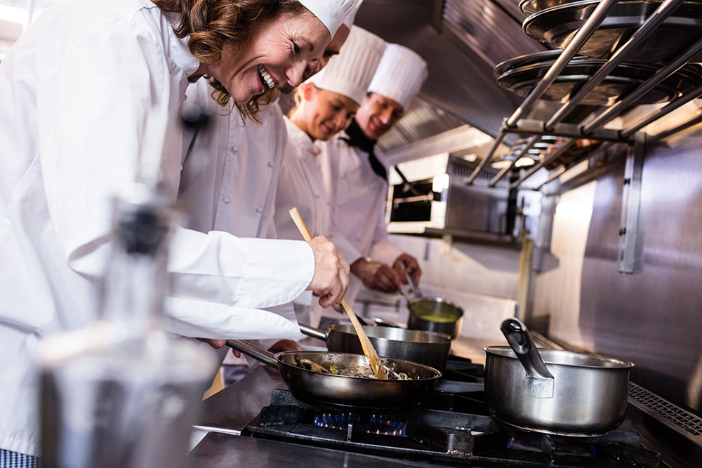 Service de nettoyage restaurant : une recette pour la santé, la sécurité et le succès